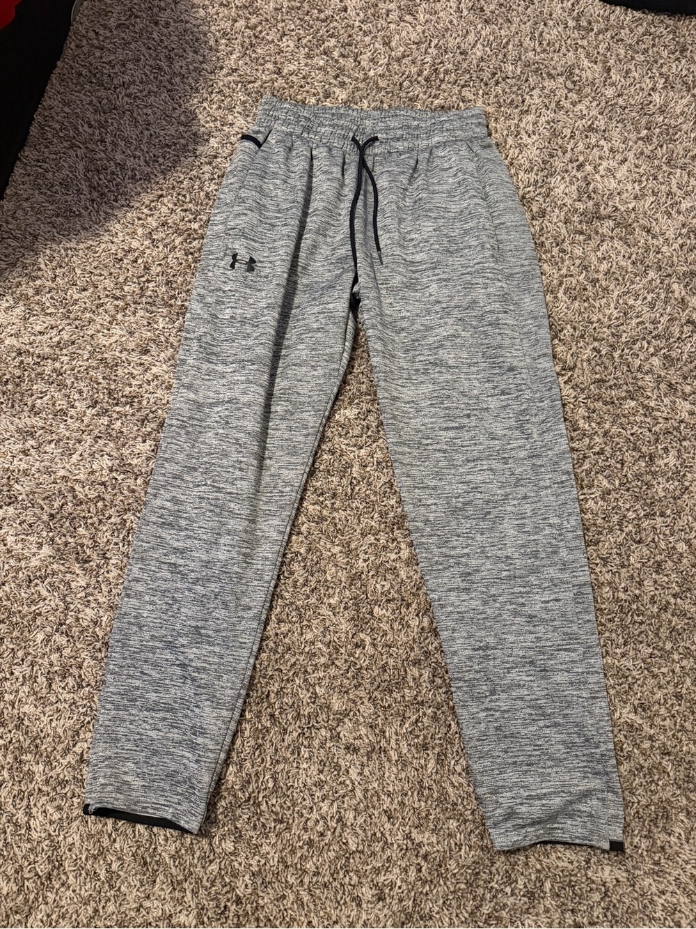 Women’s sz M Under Armour Sweatpants
